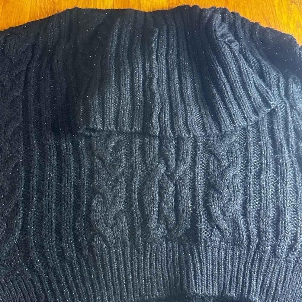 Jennifer Lopez Black Knit Sweater - Picture 5 of 6